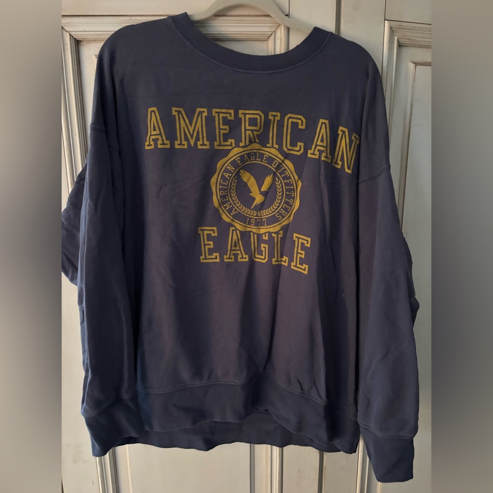 american eagle crew neck sweatshirt size XL